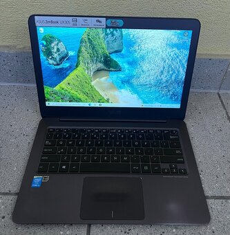 Asus ZenBook / Intel m5 / 4GB RAM / 128GB SSD / 13.3" FHD - 2