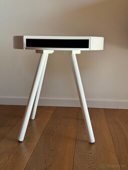 Odkladací stolík - 2