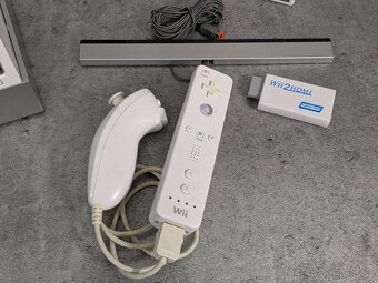 Nintendo Wii, 1 ovládač a nunchuck, + Just Dance, Star Wars - 2