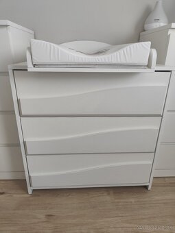 Prebaľovací pult + komoda - 2