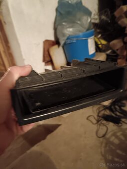 Kastlik pod rádiom škoda fabia 1 - 2