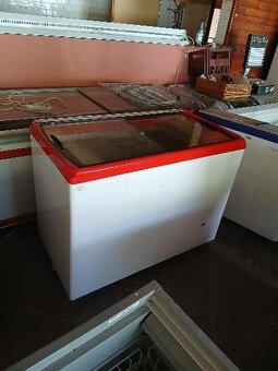 mraziak 122x64 - 2