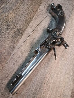 Predam kresadlova pistol - 2