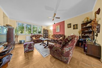 Predaj priestranný 4 izb. byt s garážou vo výbornej lokalite - 2