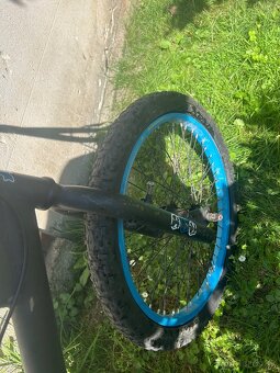 BMX bicykel – 360° riadidlá, pegy, pojazdný (kozmetické chyb - 2