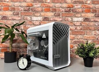 Ryzen 7 7700X\32GB\RTX 3080Ti\SSD\850W Zdroj - 2