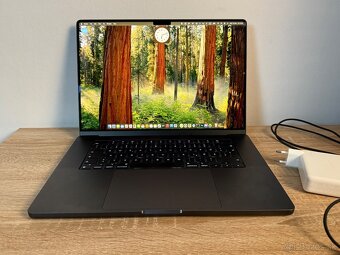 Predám macbook M3 pro MAX 1TB,36RAM,30CPU,14GPU,velkosť 16’ - 2