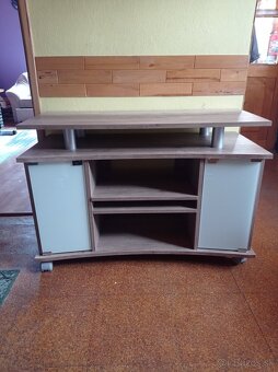 TV STOLÍK - 2