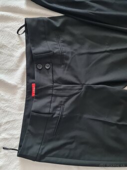 Čierne elegantné nohavice_Comma, s. Oliver - 2