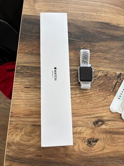 Predám Apple Watch 3 42 mm - 2