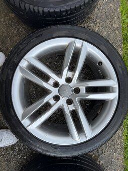 Audi originál elektróny aj s pneu r18 245/40 - 2