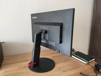 24" LCD Lenovo ThinkVision P24q QHD monitor 2560 × 1440 px - 2