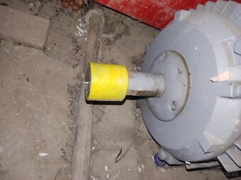 Predám elektromotor 11 kw 2900ot - 2