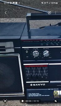 SANYO Prenosné rádio FM STEREO 12v 230v Baterky - 2