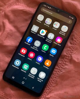 Predám Samsung A20e - čierna lakovaná - TOP Stav - 2