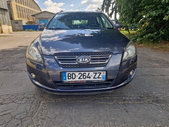 Predám Kia Cee´d 2.0 CRDi 103 KW SPORT r.v.11/2010 - 2