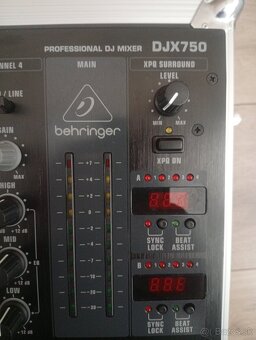 Behringer DJX750 - 2