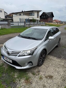 Predám Toyota Avensis combi 2,0 diesel - 2