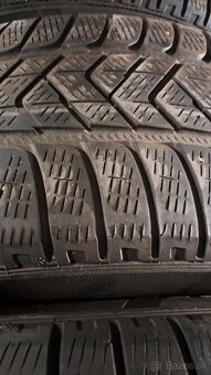 Predám 4ks jazdené zimné 235/55r20-105H Pirelli - 2