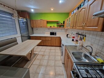 3 izb. byt s loggiou a s balkónom, 71m2 v centre mesta Sereď - 2