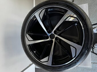 Hankook Ventus S1 EVO3, 285/35 ZR22, 4x letné 5x112 - 2