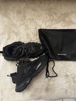 Balenciaga - 2