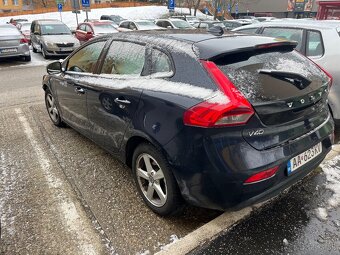 Volvo v40 d2 - 2