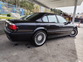 BMW e38 735i - 2