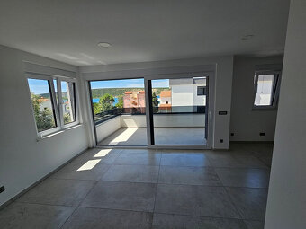 Chorvátsko-PAG-Trojizbový apartmán s dvoma terasami - 2