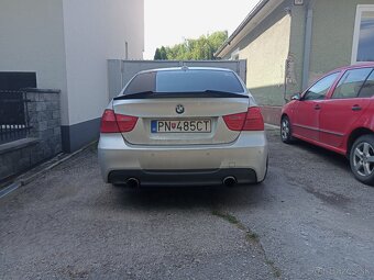 Bmw e90 330i 190kw - 2