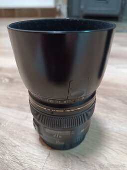 Canon EF 85mm f/1.8 USM - 2