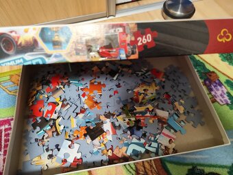 Raz poskladane puzzle Auta alebo spolu 2 puzzle topanka - 2