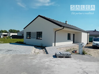 Moderný bungalov, 536m2, Karasová ulica Senec - 2