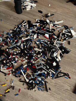 LEGO® Technic 42096 Porsche 911 RSR - 2
