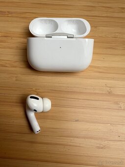 Predam Apple AirPods Pro (1.generácia) - 2