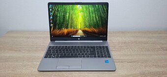 HP 250 G8 i5-1135 G7,16GB DDR4, 15.6 LED Full HD, WIN 11 - 2