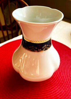 Zlatená starožitná váza - 2