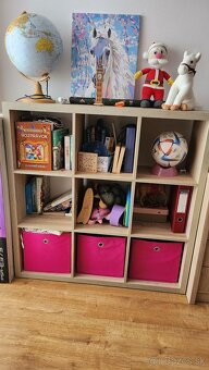 Polica ,deliaca stena - 2