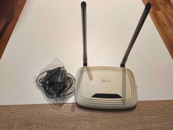 TP-Link TL-WR841N 300Mbps Router - 2