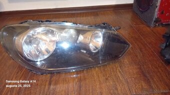 Predný pravý svetlomet - 2