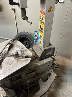 Vyvažovacka vyzuvacka ATH - 2