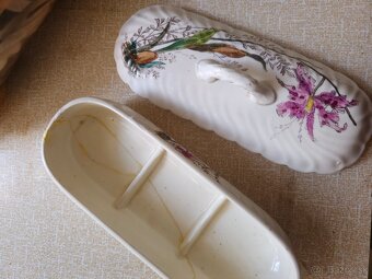 Porcelánová dóza - 2