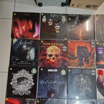 nové LP-čky...THE CURE,KISS,DISTURBED,GARY NUMAN,SANTANA. - 2