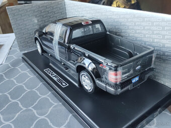 1:18 Ford F-150 - 2