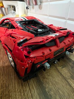 Na predaj stavebnica CADA FERRARI MASTER 458 PISTA, 3236 ks - 2