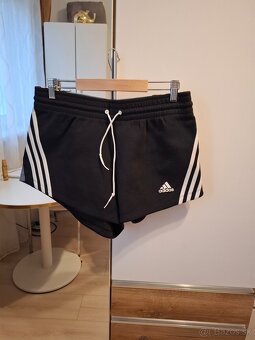 Predam damsky pravy ADIDAS set - Kratasy a Tricko - 2