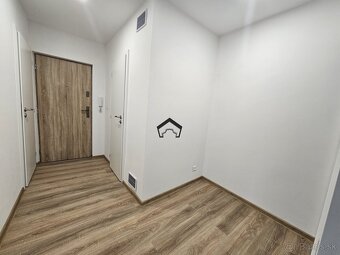 Na prenájom 2 izbový byt s loggiou po kompletnej rekonštrukc - 2