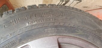 Zimné nokian 215/65r17 - 2