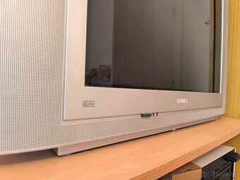 TV Philips, uhlopriečka 72cm s diaľkovým ovládačom - 2