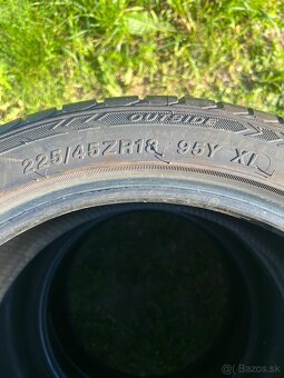 225/45r18 - 2